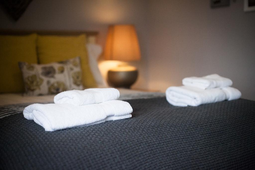 Hotel Eaton House Pembroke Zewnętrze zdjęcie